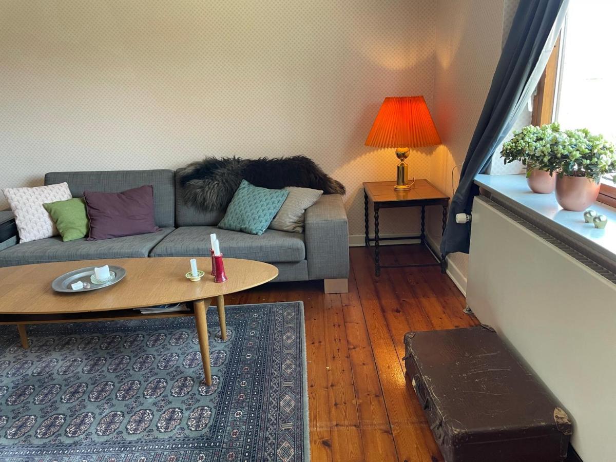 Апартаменти Retro Bolig - Fyldt Med Hygge! Ingen Luksus Kolind Екстер'єр фото