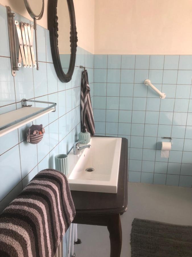 Апартаменти Retro Bolig - Fyldt Med Hygge! Ingen Luksus Kolind Екстер'єр фото