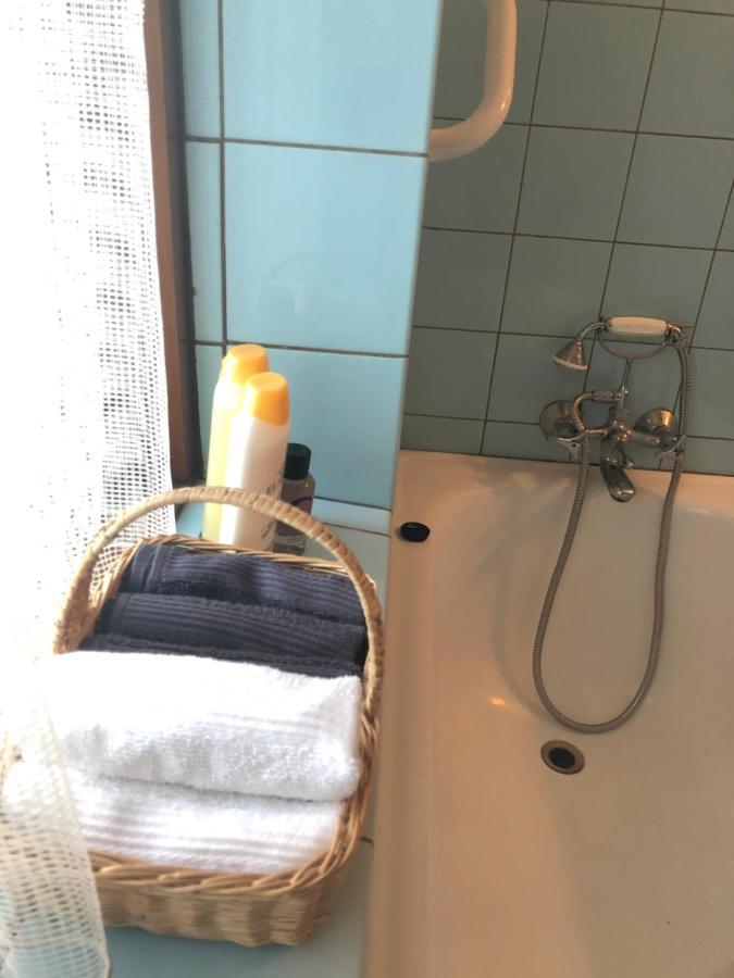 Апартаменти Retro Bolig - Fyldt Med Hygge! Ingen Luksus Kolind Екстер'єр фото