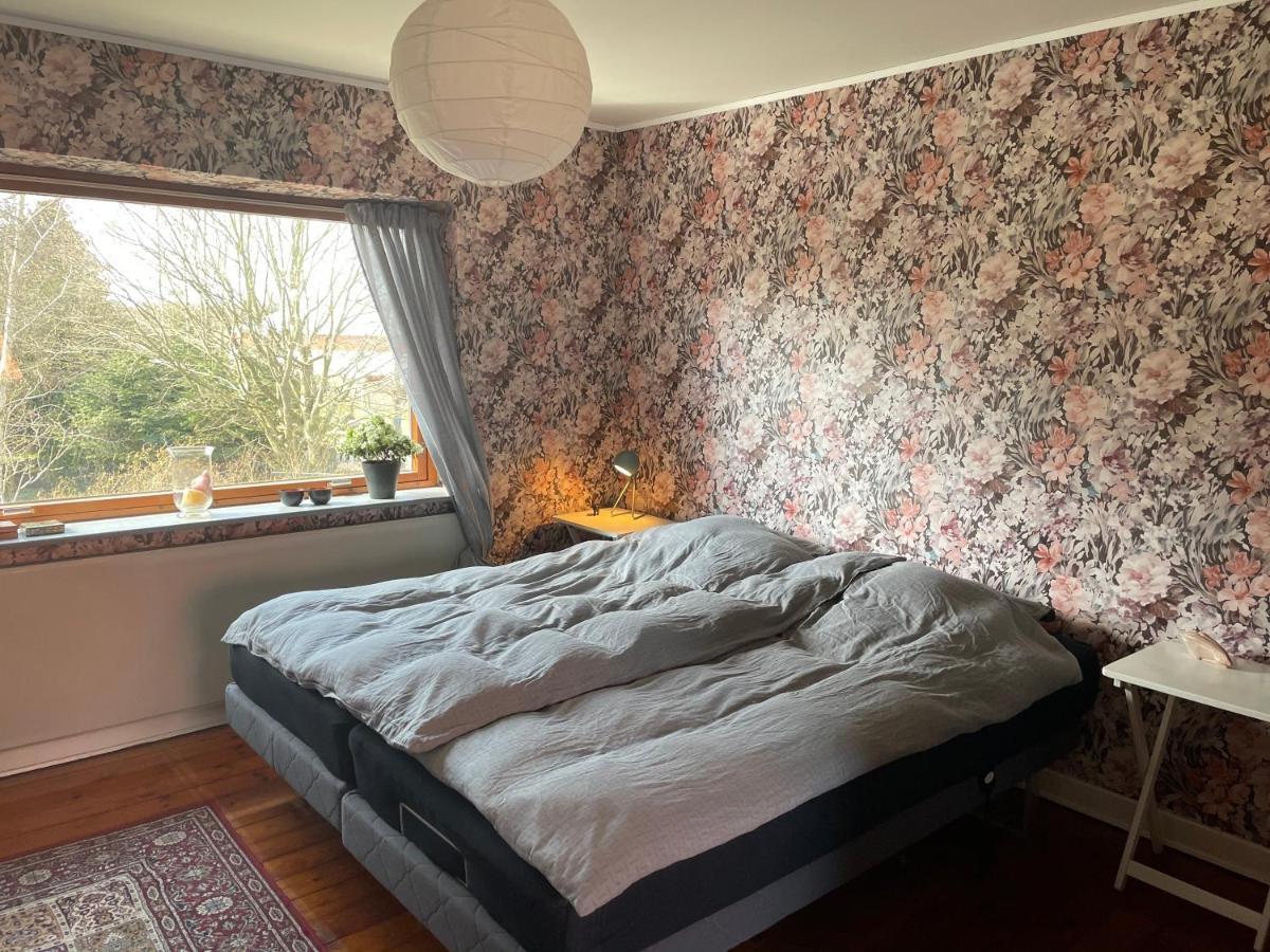 Апартаменти Retro Bolig - Fyldt Med Hygge! Ingen Luksus Kolind Екстер'єр фото