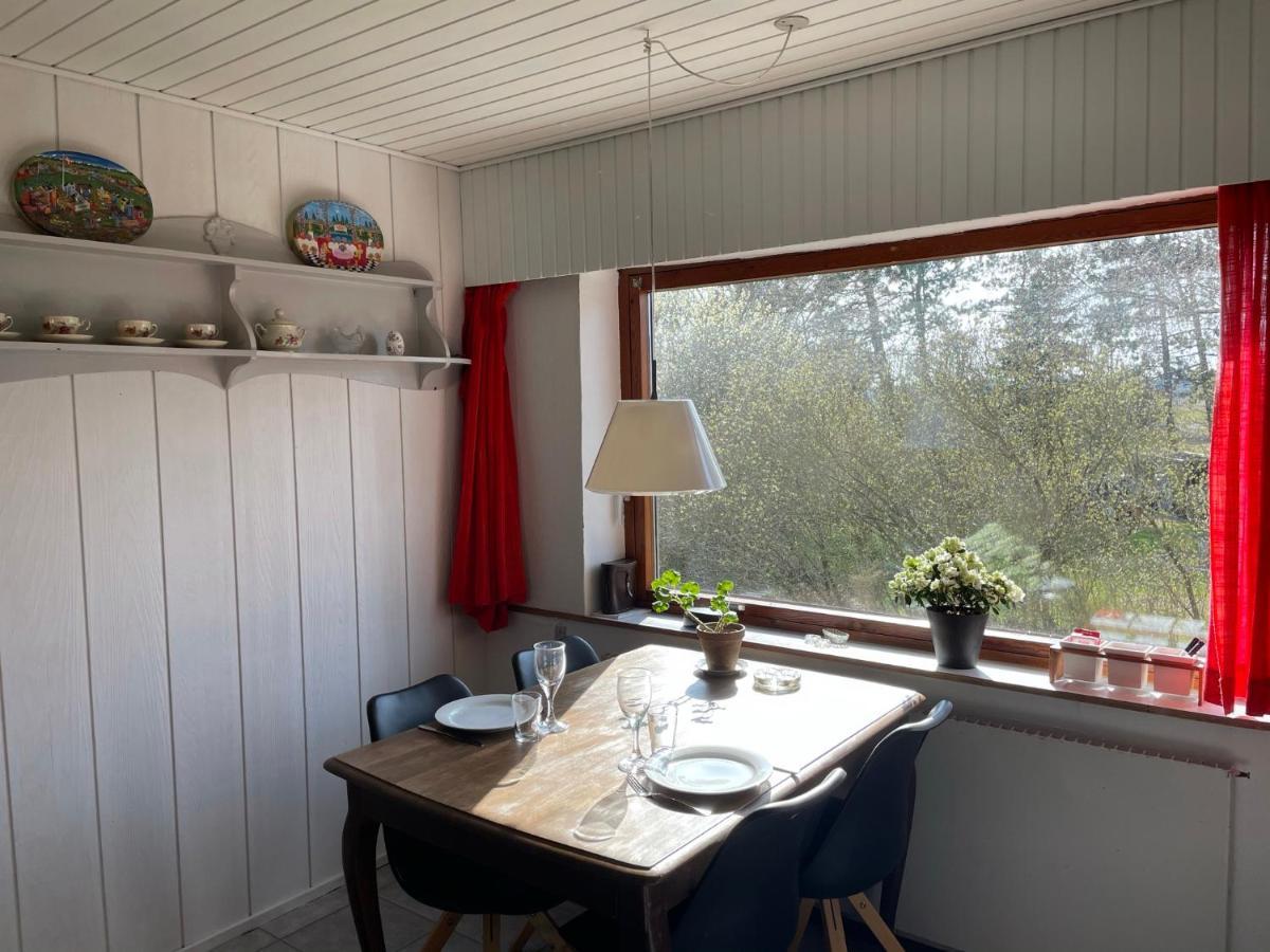 Апартаменти Retro Bolig - Fyldt Med Hygge! Ingen Luksus Kolind Екстер'єр фото